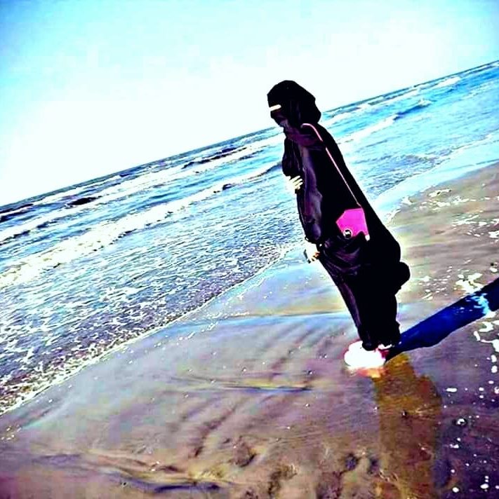 لَــــــــﺰمً مــہ Profile Picture