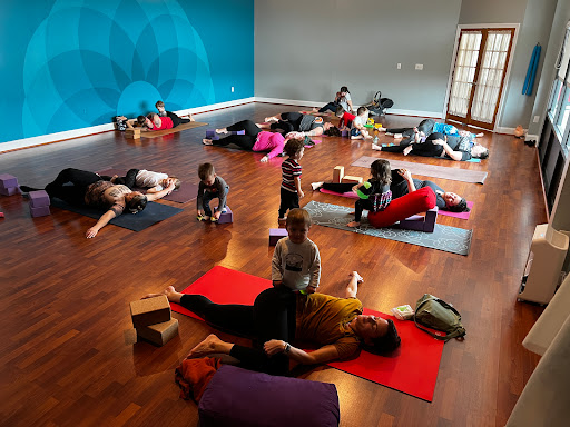 Om Shanti Yoga Profile Picture