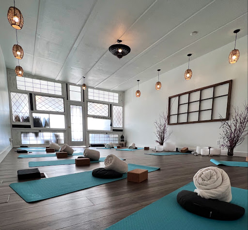 Heartspace Yoga Boutique Profile Picture